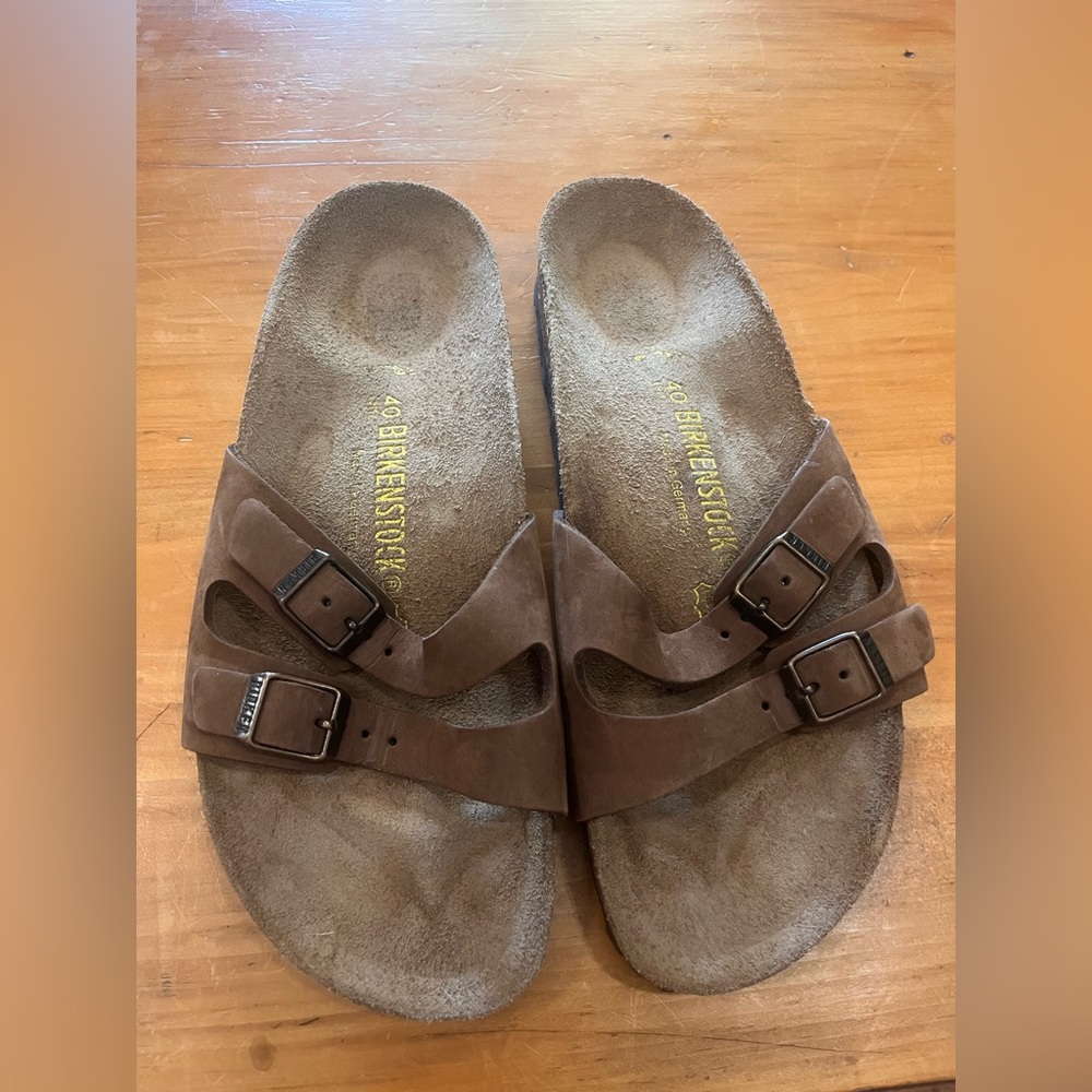 Birkenstock sandals size 40 ladies 9, men’s 7